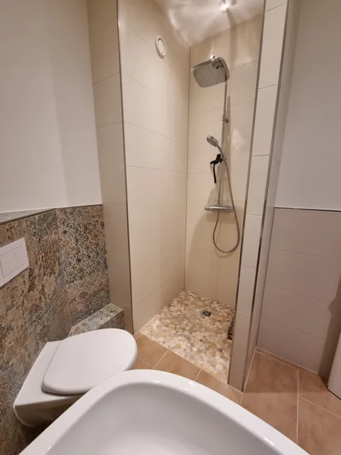 Dusche im Dachgeschoss